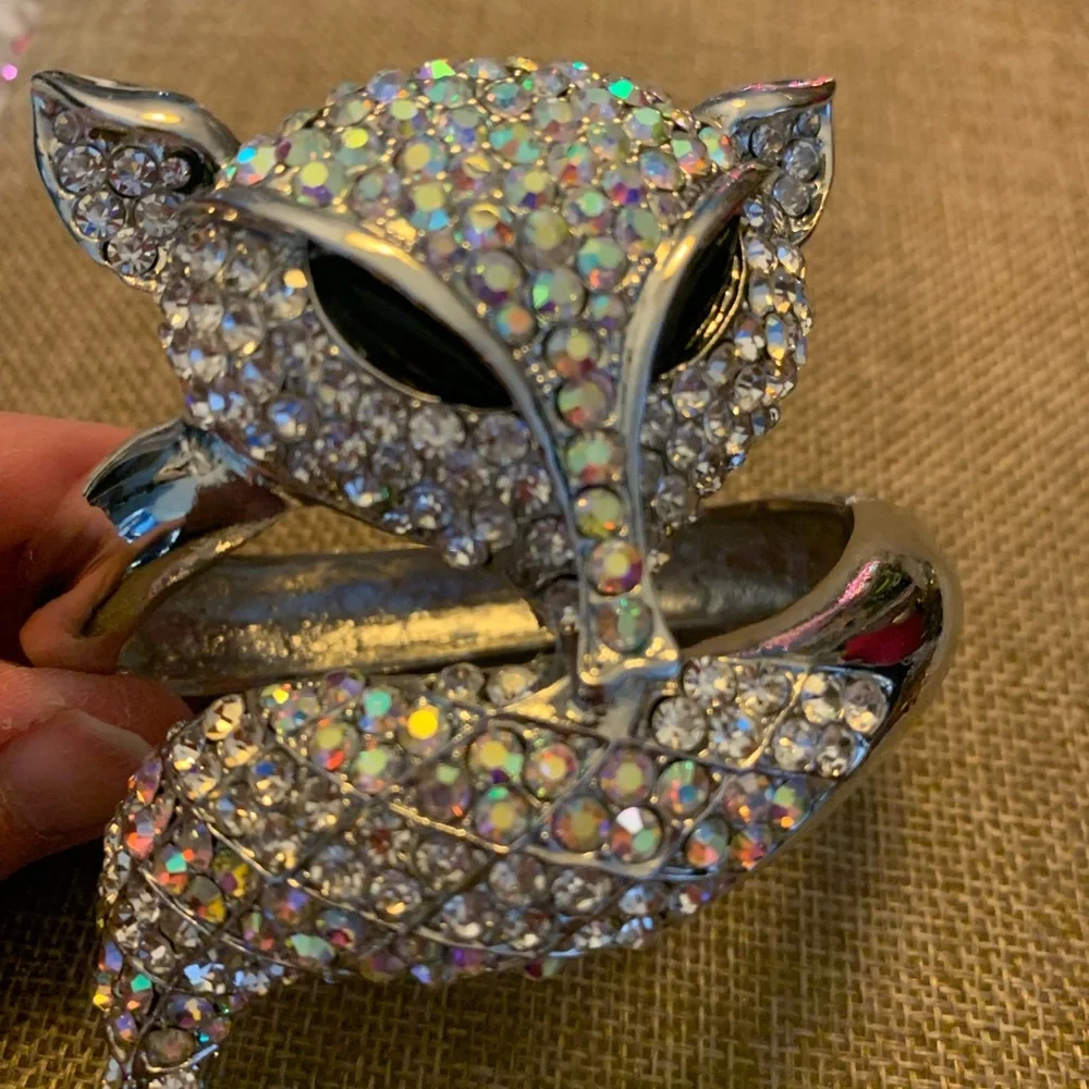 FOX AB CRYSTAL CLAMPER BRACELET